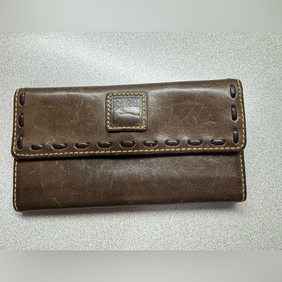 Dooney and Bourke florentine Continental clutch - Picture 5 of 5